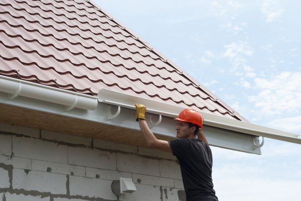 Rain Gutter Repair in Oakland